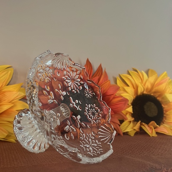 Mikasa snowflake glass decor christmas decor - Picture 3 of 7